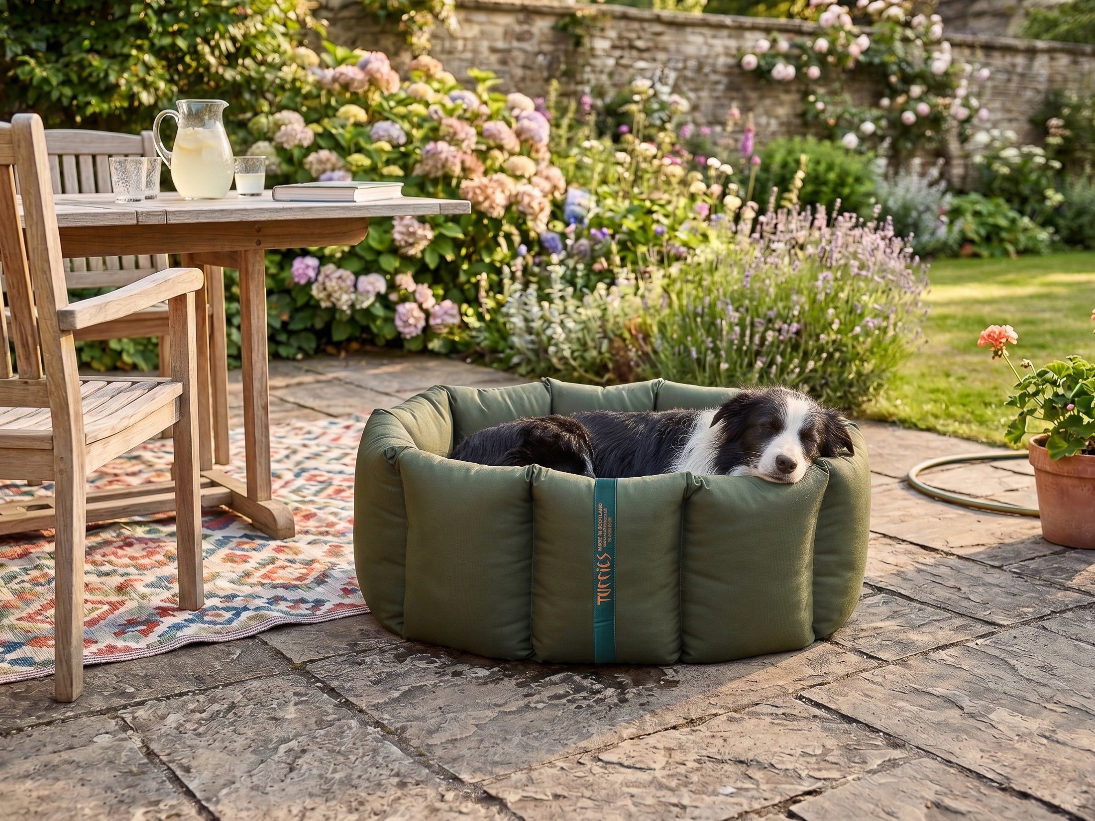 (Full Nest Dark Olive with Navy Dog Dryer)